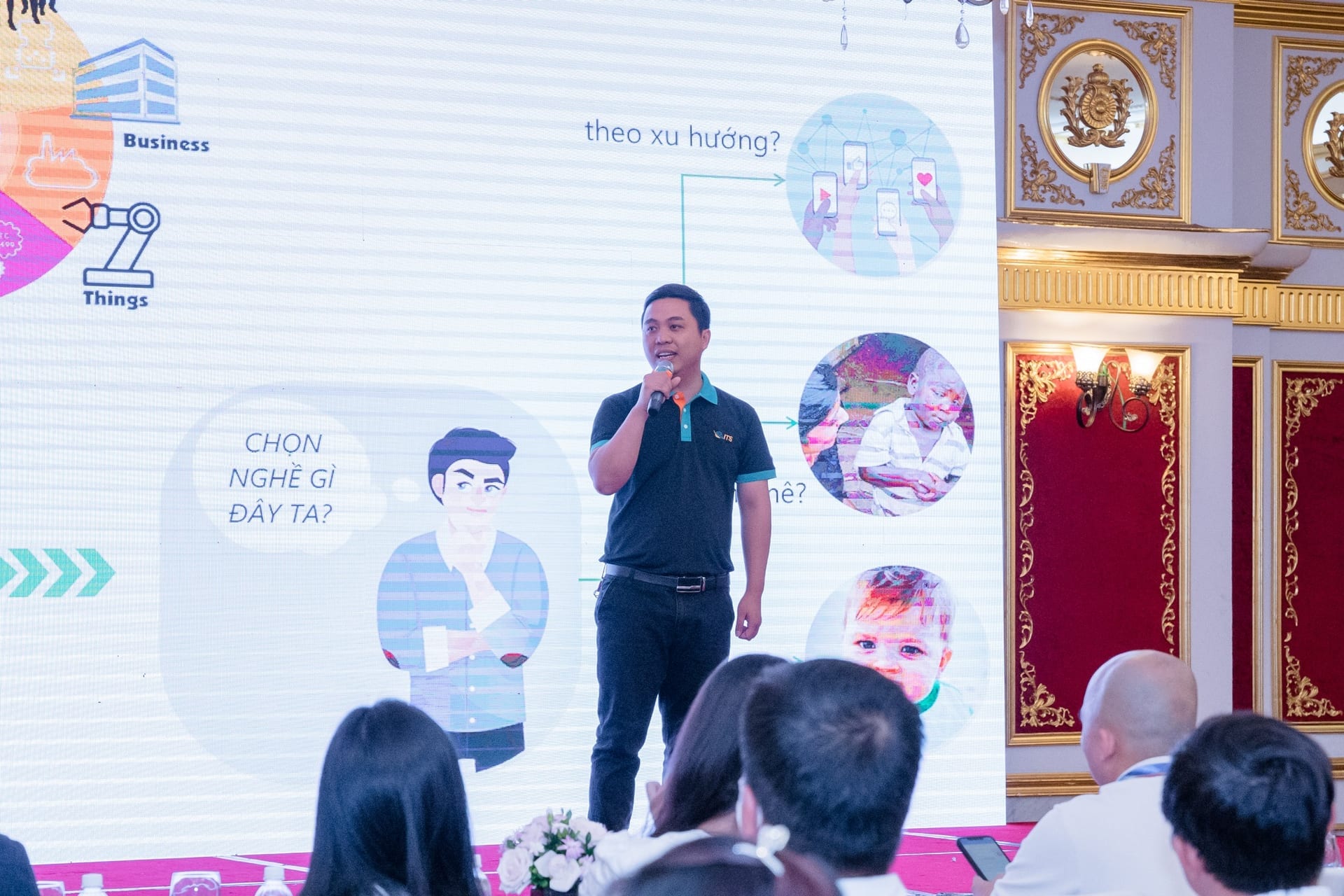 Trình bày tại Chương trình nâng cao năng lực thanh niên - Đại học Quốc gia Hà Nội