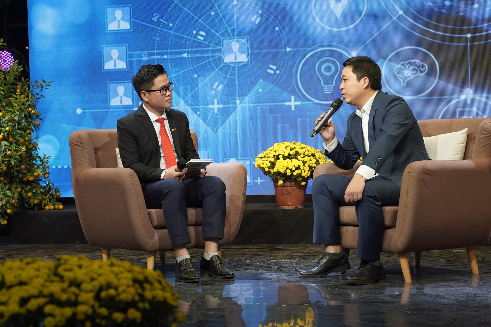 Trò chuyện trong Chương trình truyền hình "Quê mình phố Hiến"